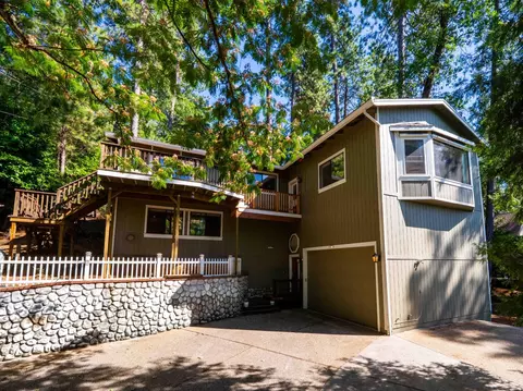 11419 Sunset Pl, Grass Valley, CA 95949