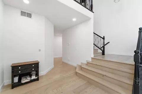 Entry Way - 3417 Hillglen Ave, Modesto, CA 95355 photo 1 of 9