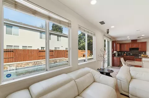 Entry Way - 3417 Hillglen Ave, Modesto, CA 95355 photo 3 of 9