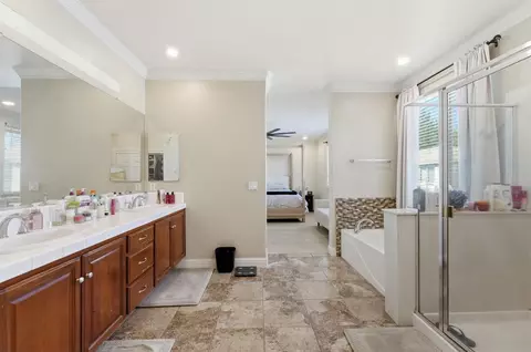 Entry Way - 3417 Hillglen Ave, Modesto, CA 95355 photo 8 of 9