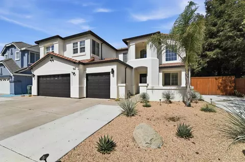 Exterior - 3417 Hillglen Ave, Modesto, CA 95355 photo 4 of 15