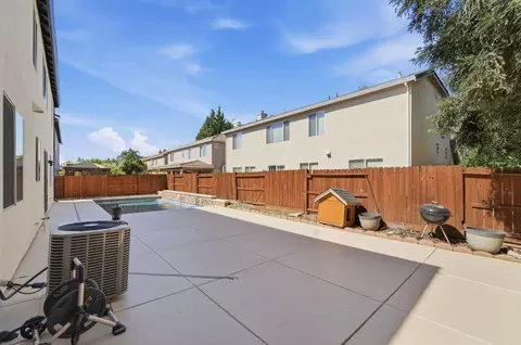 Exterior - 3417 Hillglen Ave, Modesto, CA 95355 photo 12 of 15