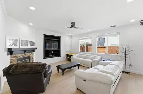 Living - 3417 Hillglen Ave, Modesto, CA 95355 photo 1 of 1