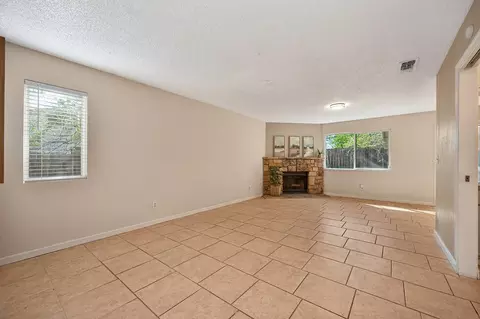 4592 Tuttle Dr, Rocklin, CA 95677 photo 4
