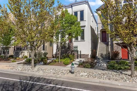 3329 Crocker Dr, Sacramento, CA 95818