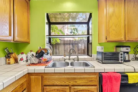 Kitchen - 50 S Hickory Ave, Tracy, CA 95376 photo 4 of 5