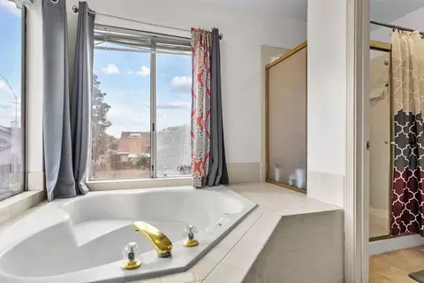 Bath - 50 S Hickory Ave, Tracy, CA 95376 photo 5 of 7