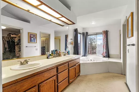Bath - 50 S Hickory Ave, Tracy, CA 95376 photo 3 of 7