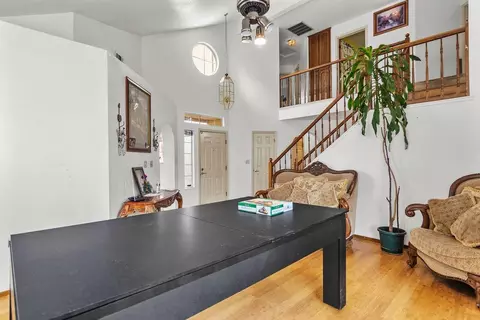 Entry Way - 50 S Hickory Ave, Tracy, CA 95376 photo 2 of 4