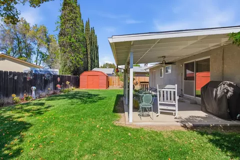 Exterior - 647 Ward Ave, Patterson, CA 95363 photo 4 of 6