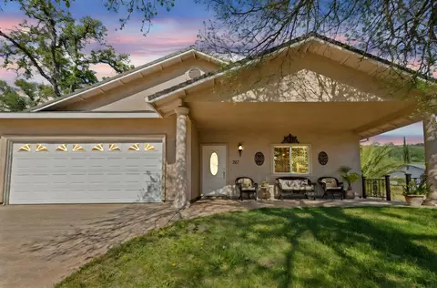 217 Poker Flat Rd, Copperopolis, CA 95228