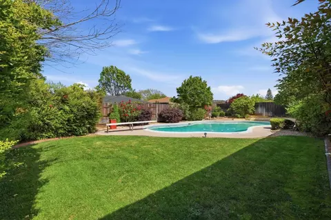 Exterior - 6319 Saint James Dr, Carmichael, CA 95608 photo 9 of 13