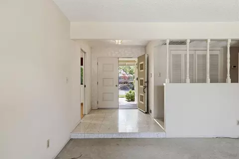 Entry Way - 6319 Saint James Dr, Carmichael, CA 95608 photo 1 of 3