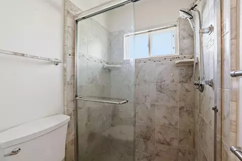 Bath - 6319 Saint James Dr, Carmichael, CA 95608 photo 2 of 3