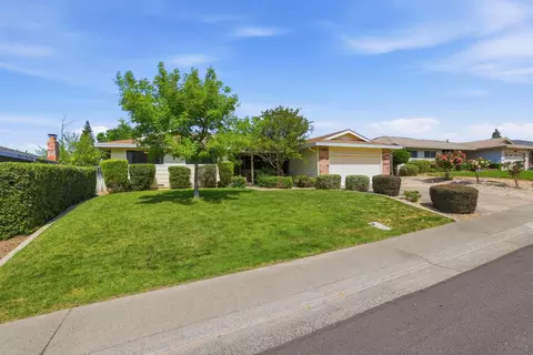 Exterior - 6319 Saint James Dr, Carmichael, CA 95608 photo 3 of 13