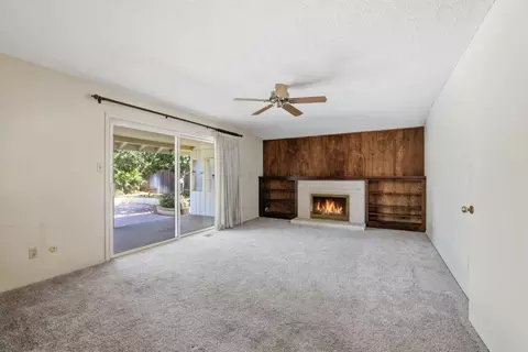 Living - 6319 Saint James Dr, Carmichael, CA 95608 photo 12 of 17