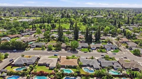 View/Area - 6319 Saint James Dr, Carmichael, CA 95608 photo 3 of 7