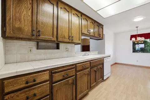 Kitchen - 6319 Saint James Dr, Carmichael, CA 95608 photo 5 of 6