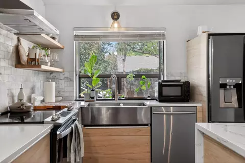 Kitchen - 4951 Kurz Cir, Carmichael, CA 95608 photo 10 of 10