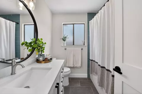 Bath - 4951 Kurz Cir, Carmichael, CA 95608 photo 2 of 4