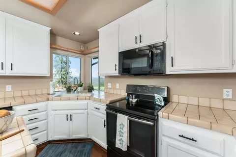 Kitchen - 3472 See View Ct, Rescue, CA 95672 photo 1 of 3