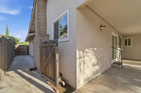 Exterior - 1509 Maplehill Rd, Modesto, CA 95350 photo 5 of 9