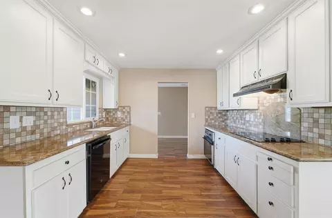 Kitchen - 1509 Maplehill Rd, Modesto, CA 95350 photo 4 of 4