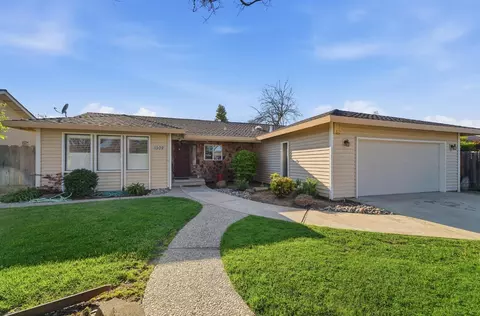 Exterior - 1509 Maplehill Rd, Modesto, CA 95350 photo 1 of 9
