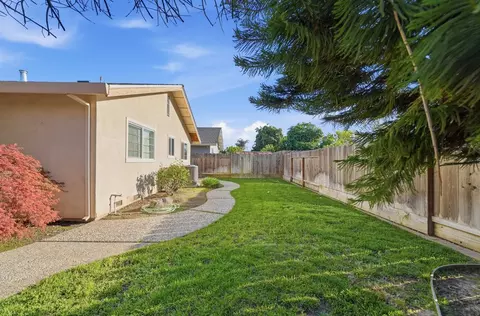 Exterior - 1509 Maplehill Rd, Modesto, CA 95350 photo 7 of 9
