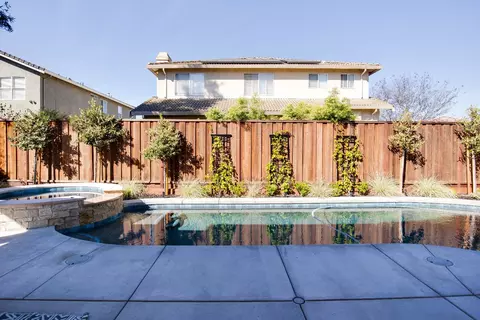 Exterior - 637 Rebekah Ct, Ripon, CA 95366 photo 7 of 16