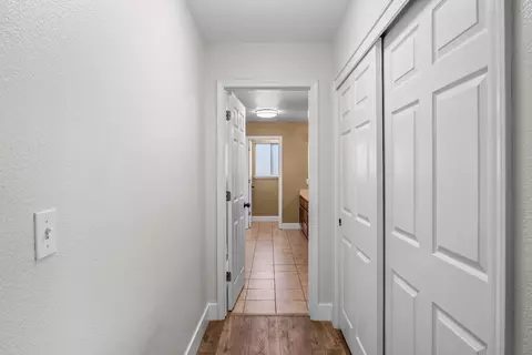 Entry Way - 637 Rebekah Ct, Ripon, CA 95366 photo 9 of 11