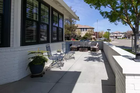 Exterior - 637 Rebekah Ct, Ripon, CA 95366 photo 5 of 16