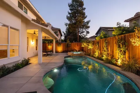 Exterior - 637 Rebekah Ct, Ripon, CA 95366 photo 1 of 16