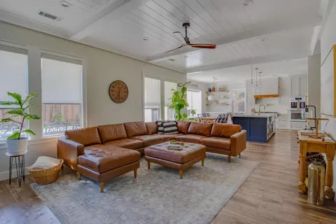 Living - 637 Rebekah Ct, Ripon, CA 95366 photo 1 of 6