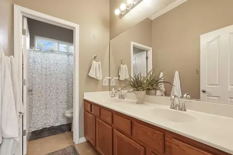 Bath - 602 S Highland Ave, Ripon, CA 95366 photo 1 of 5