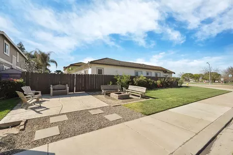 Exterior - 602 S Highland Ave, Ripon, CA 95366 photo 3 of 6