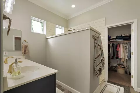 Bath - 602 S Highland Ave, Ripon, CA 95366 photo 4 of 5