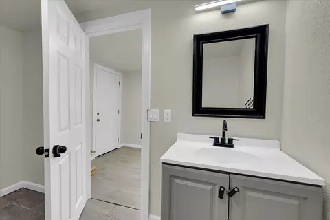Bath - 2909 Date St, Live Oak, CA 95953 photo 3 of 3