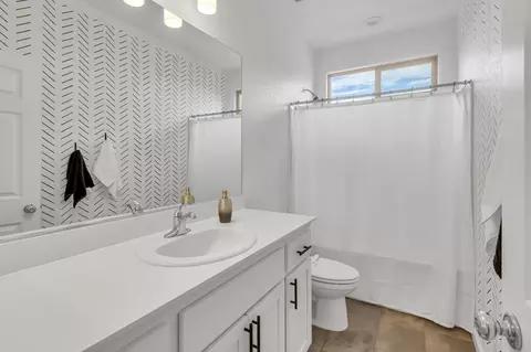 Bath - 2816 Balaton Ct, Antelope, CA 95843 photo 1 of 7