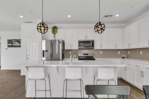 Kitchen - 2816 Balaton Ct, Antelope, CA 95843 photo 4 of 6