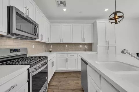 Kitchen - 2816 Balaton Ct, Antelope, CA 95843 photo 3 of 6