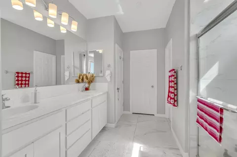 Bath - 2816 Balaton Ct, Antelope, CA 95843 photo 3 of 7