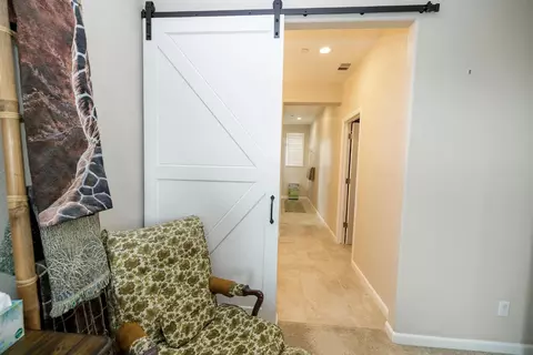 Entry Way - 1521 Deborah Cir, Escalon, CA 95320 photo 4 of 6