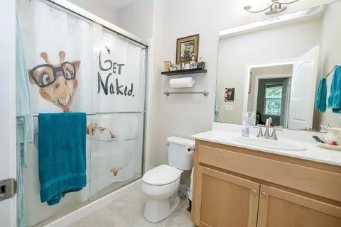 Bath - 1521 Deborah Cir, Escalon, CA 95320 photo 1 of 5