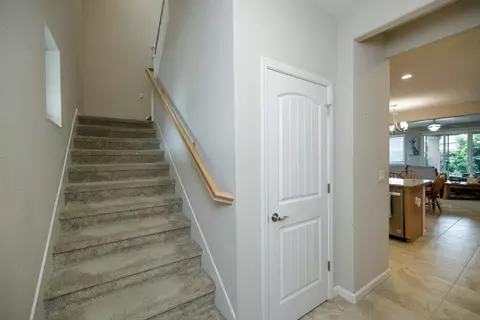 Entry Way - 1521 Deborah Cir, Escalon, CA 95320 photo 3 of 6