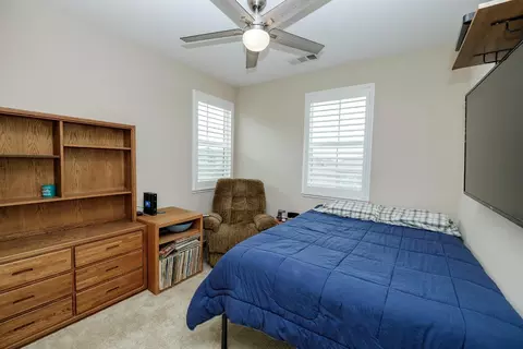 Bedroom - 1521 Deborah Cir, Escalon, CA 95320 photo 5 of 6