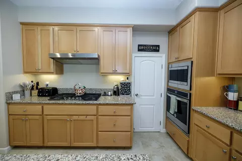 Kitchen - 1521 Deborah Cir, Escalon, CA 95320 photo 4 of 6