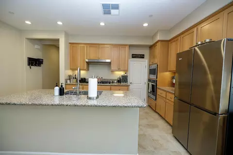 Kitchen - 1521 Deborah Cir, Escalon, CA 95320 photo 5 of 6