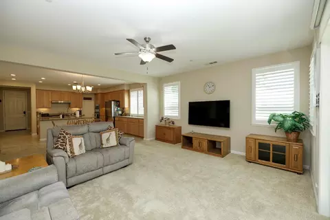 Living - 1521 Deborah Cir, Escalon, CA 95320 photo 2 of 3