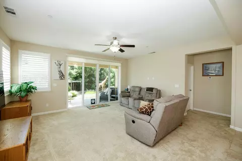 Living - 1521 Deborah Cir, Escalon, CA 95320 photo 3 of 3